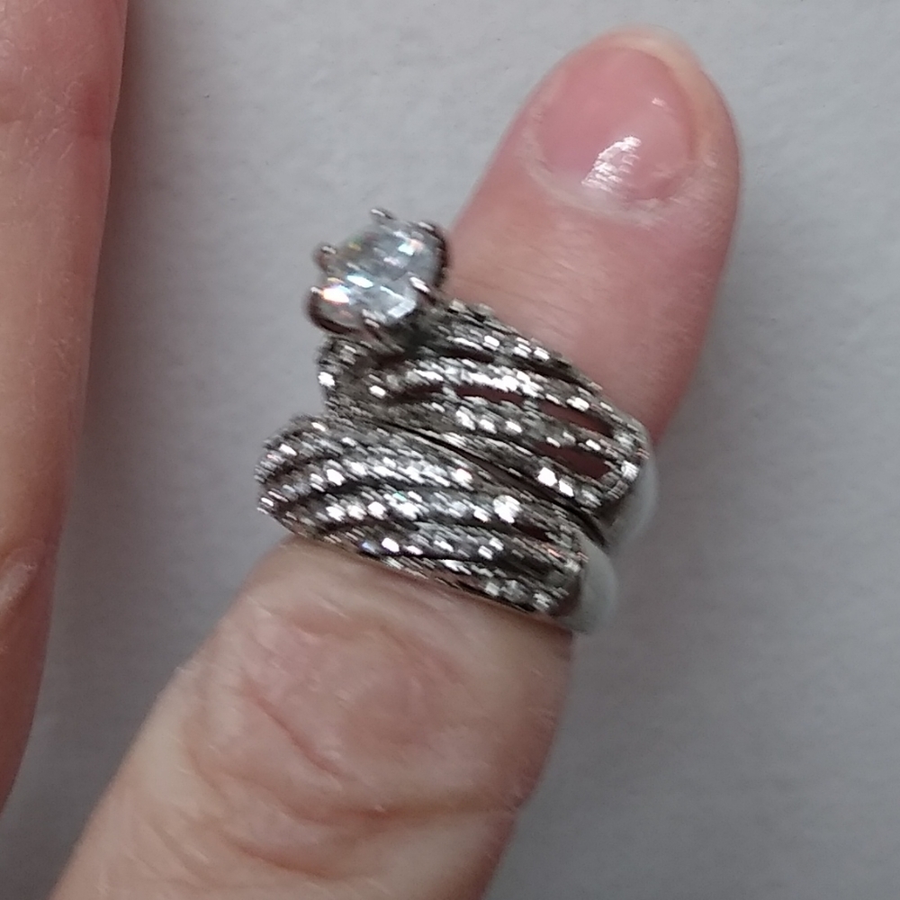 NWT WHITE SAPPHIRE WEDDING RINGS - Picture 4 of 6